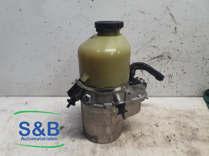 Gebruikte Servopomp Opel Astra H (L48) 1.4 16V Twinport Prijs € 50,00 Margeregeling aangeboden door Schaap & Bron