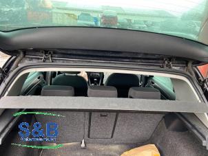 Gebruikte Hoedenplank Volkswagen Golf VI (5K1) 1.2 TSI Prijs € 39,99 Margeregeling aangeboden door Schaap & Bron