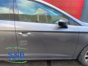 Gebruikte Portier 4Deurs rechts-voor Seat Leon (5FB) 1.0 TSI 12V Prijs € 399,00 Margeregeling aangeboden door Schaap & Bron