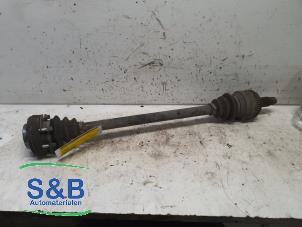 Gebruikte Steekas rechts-achter BMW 1 serie (E87/87N) 118d 16V Prijs € 40,00 Margeregeling aangeboden door Schaap & Bron