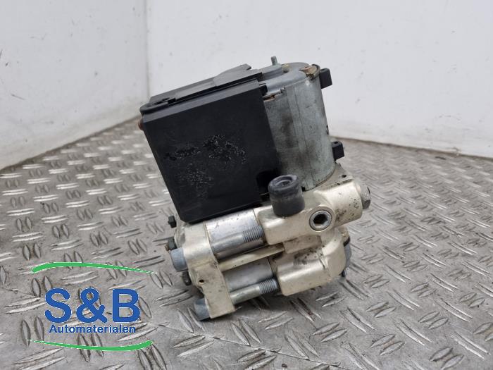 Gebruikte ABS Pomp Audi 80 (B4) 2.6 E V6 Prijs € 49,99 Margeregeling aangeboden door Schaap & Bron
