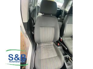 Gebruikte Stoel rechts Volkswagen Polo IV (9N1/2/3) 1.4 16V 75 Prijs € 99,00 Margeregeling aangeboden door Schaap & Bron
