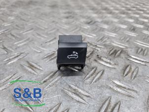 Gebruikte Schakelaar Audi TT Roadster (8J9) 1.8 TFSI 16V Prijs € 29,99 Margeregeling aangeboden door Schaap & Bron