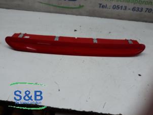 Gebruikte Extra Remlicht midden Volkswagen Passat Variant (365) 2.0 TDI 16V 135 Prijs € 29,00 Margeregeling aangeboden door Schaap & Bron