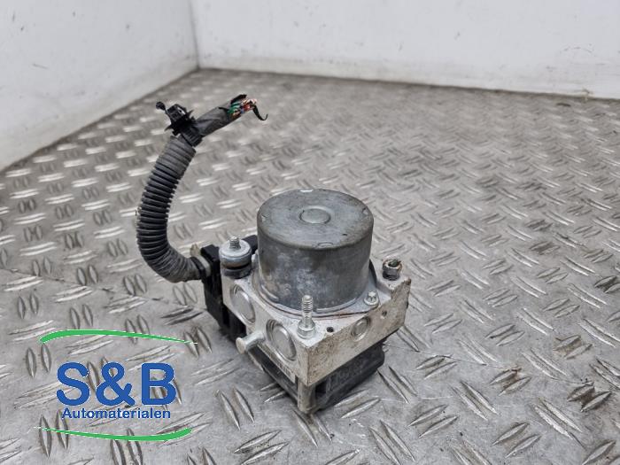 Gebruikte ABS Pomp Toyota Aygo (B10) 1.0 12V VVT-i Prijs € 39,99 Margeregeling aangeboden door Schaap & Bron