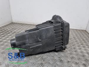 Gebruikte Luchtfilterhuis Peugeot 206 (2A/C/H/J/S) 1.6 16V Prijs € 19,99 Margeregeling aangeboden door Schaap & Bron