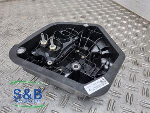 Gebruikte Oplaadpunt stekker aansluiting Tesla Model 3 Standard RWD Plus, Long Range RWD Prijs € 149,99 Margeregeling aangeboden door Schaap & Bron