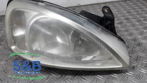 Gebruikte Rechter Koplamp Opel Combo Mk.II (Corsa) 1.3 CDTI 16V Prijs € 25,00 Margeregeling aangeboden door Schaap & Bron
