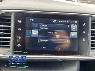 Gebruikte Navigatie Display Peugeot 308 SW (L4/L9/LC/LJ/LR) 1.6 BlueHDi 120 Prijs € 275,00 Margeregeling aangeboden door Schaap & Bron