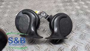 Gebruikte Toeter Tesla Model 3 Standard RWD Plus, Long Range RWD Prijs € 55,00 Margeregeling aangeboden door Schaap & Bron