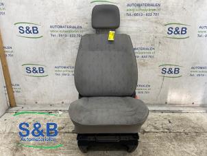 Gebruikte Voorstoel rechts Volkswagen Transporter T4 2.5 TDI Prijs € 90,00 Margeregeling aangeboden door Schaap & Bron