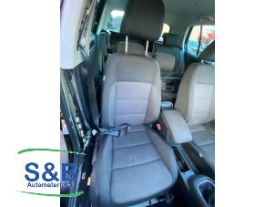 Gebruikte Stoel rechts Volkswagen Golf V Variant (1K5) 1.4 TSI 160 16V Prijs € 80,00 Margeregeling aangeboden door Schaap & Bron