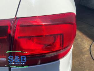 Gebruikte Achterlicht rechts Volkswagen Passat (362) 2.0 TDI 16V 140 Prijs € 30,00 Margeregeling aangeboden door Schaap & Bron