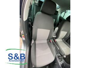 Gebruikte Voorstoel rechts Seat Toledo (NHAA) Prijs € 80,00 Margeregeling aangeboden door Schaap & Bron