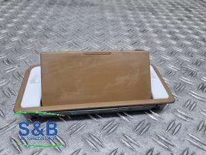 Gebruikte Make-up spiegel Audi A8 (D3) 6.0 W12 48V Lang Quattro Prijs € 49,99 Margeregeling aangeboden door Schaap & Bron