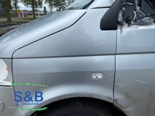 Gebruikte Scherm links-voor Volkswagen Transporter T5 2.5 TDi Prijs € 45,00 Margeregeling aangeboden door Schaap & Bron