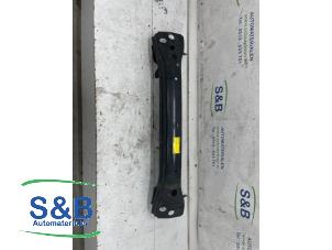 Gebruikte Bumperbalk voor Volkswagen Transporter T5 1.9 TDi Prijs € 40,00 Margeregeling aangeboden door Schaap & Bron