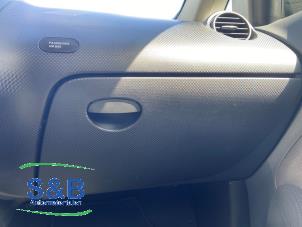 Gebruikte Dashboardkastje Seat Toledo (5P2) 2.0 FSI 16V Prijs € 35,00 Margeregeling aangeboden door Schaap & Bron