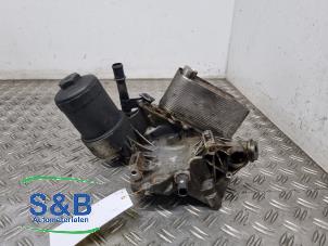 Gebruikte Oliefilterhouder Audi A8 (D3) 6.0 W12 48V Quattro Prijs € 199,99 Margeregeling aangeboden door Schaap & Bron