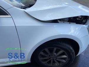 Gebruikte Scherm rechts-voor Skoda Octavia Combi (5EAC) 1.6 TDI GreenTec 16V Prijs € 175,00 Margeregeling aangeboden door Schaap & Bron