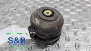 Gebruikte Motorsteun Audi A8 (D3) 6.0 W12 48V Quattro Prijs € 75,00 Margeregeling aangeboden door Schaap & Bron