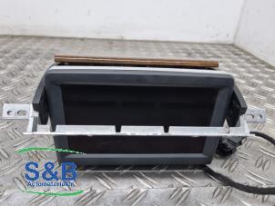 Gebruikte Display Multi Media regelunit Audi A8 (D3) 6.0 W12 48V Quattro Prijs € 299,99 Margeregeling aangeboden door Schaap & Bron