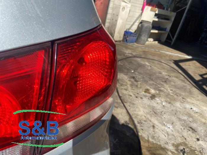 Achterlicht rechts van een Volkswagen Golf VI (5K1) 1.4 TSI 122 16V 2009