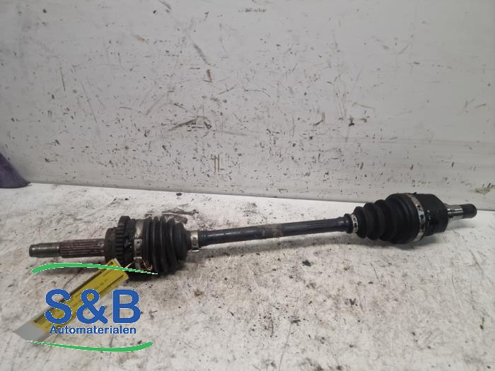 Gebruikte Aandrijfas links-voor Chevrolet Spark (M300) 1.0 16V Prijs € 35,00 Margeregeling aangeboden door Schaap & Bron