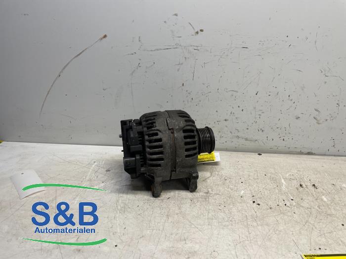 Gebruikte Dynamo Volkswagen Polo IV (9N1/2/3) 1.9 SDI Prijs € 40,00 Margeregeling aangeboden door Schaap & Bron