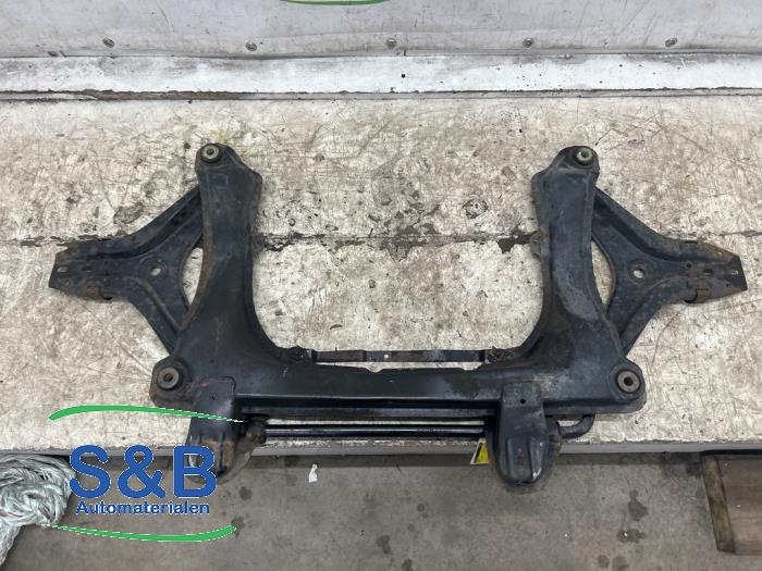 Subframe van een Audi 80 (B3) 1.6 1989