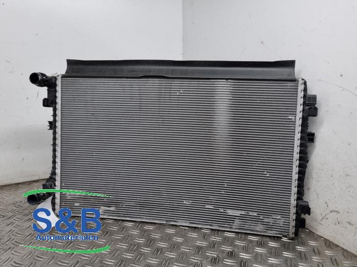 Gebruikte Radiateur Audi A3 Sportback (8YA) 1.5 35 TFSI 16V Mild Hybrid Prijs € 99,99 Margeregeling aangeboden door Schaap & Bron