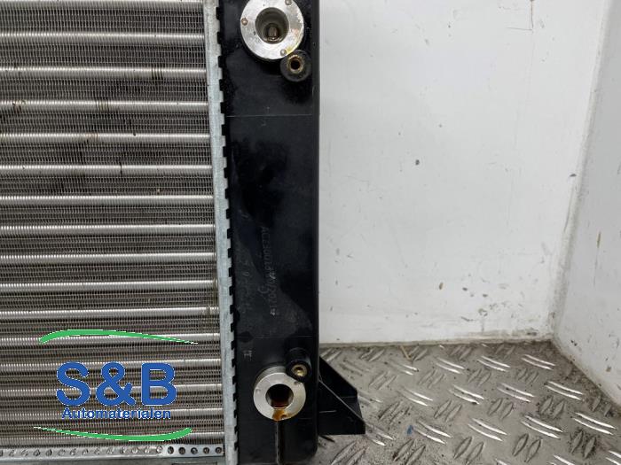 Gebruikte Radiateur Audi 80 (B4) 2.0 E Prijs € 85,00 Margeregeling aangeboden door Schaap & Bron