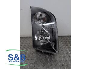 Gebruikte Rechter Koplamp Volkswagen Crafter 2.5 TDI 30/32/35 Prijs € 135,00 Margeregeling aangeboden door Schaap & Bron