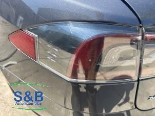 Gebruikte Achterlicht links Tesla Model S 75D Prijs € 300,00 Margeregeling aangeboden door Schaap & Bron