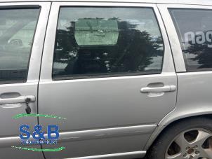 Gebruikte Portier 4Deurs links-achter Volvo V70 (GW/LW/LZ) 2.5 10V Prijs € 74,99 Margeregeling aangeboden door Schaap & Bron