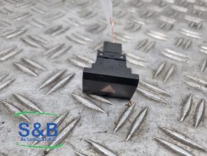 Gebruikte Schakelaar Paniekverlichting Audi A3 Sportback (8PA) 1.8 TFSI 16V Prijs € 14,99 Margeregeling aangeboden door Schaap & Bron