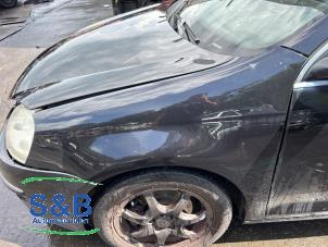 Gebruikte Scherm links-voor Volkswagen Jetta III (1K2) 1.6 Prijs € 49,99 Margeregeling aangeboden door Schaap & Bron