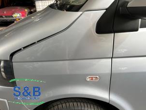 Gebruikte Scherm links-voor Volkswagen Transporter T5 2.0 BiTDI DRF Prijs € 99,00 Margeregeling aangeboden door Schaap & Bron