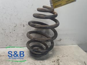 Gebruikte Schroefveer achter Volkswagen Transporter T3 1.6 D Prijs € 50,00 Margeregeling aangeboden door Schaap & Bron