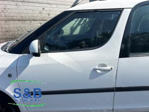 Gebruikte Portier 4Deurs links-voor Skoda Roomster (5J) 1.9 TDI Prijs € 75,00 Margeregeling aangeboden door Schaap & Bron