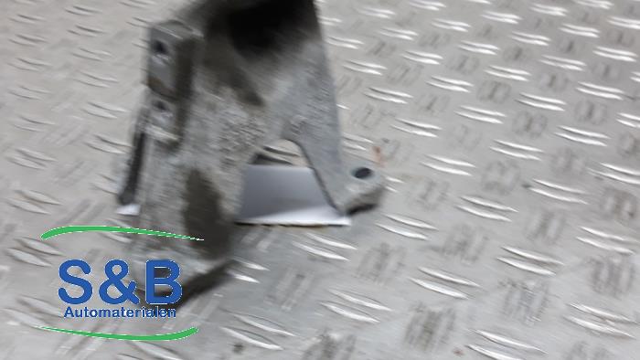 Gebruikte Motorrubber Audi A4 (B6) 2.4 V6 30V Prijs € 20,00 Margeregeling aangeboden door Schaap & Bron