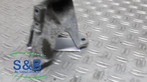 Gebruikte Motorsteun Audi A4 (B6) 2.4 V6 30V Prijs € 20,00 Margeregeling aangeboden door Schaap & Bron