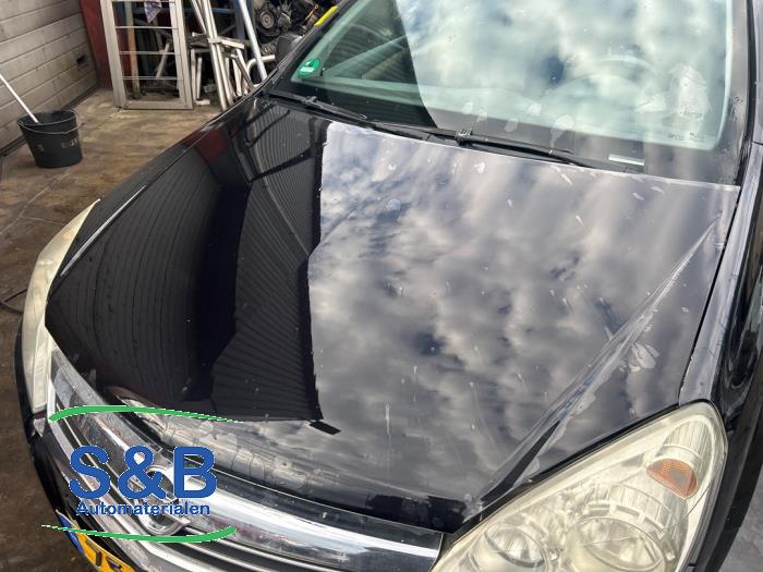Motorkap van een Opel Astra H SW (L35) 1.6 16V Twinport 2008
