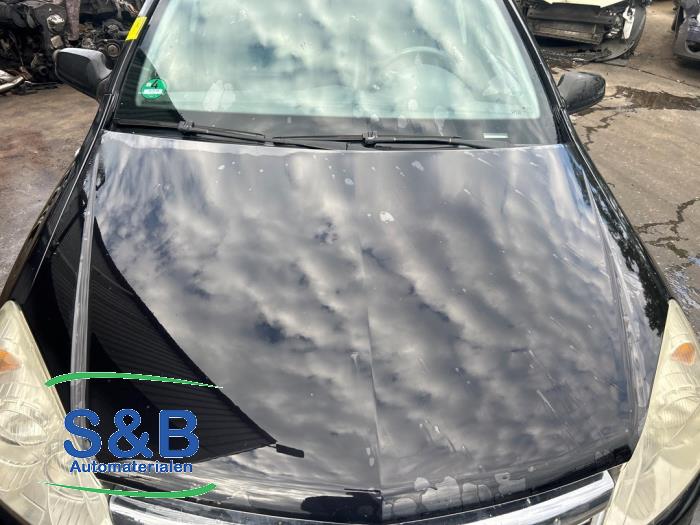 Motorkap van een Opel Astra H SW (L35) 1.6 16V Twinport 2008