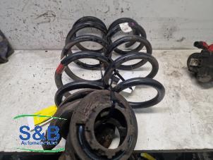 Gebruikte Schroefveer achter Tesla Model 3 Long Range AWD 75 kWh Prijs € 65,00 Margeregeling aangeboden door Schaap & Bron