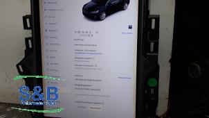 Gebruikte Navigatie Display Tesla Model X 100X Prijs € 900,00 Margeregeling aangeboden door Schaap & Bron