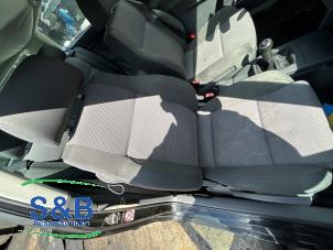 Gebruikte Stoel rechts Volkswagen Polo IV (9N1/2/3) 1.4 16V Prijs € 70,00 Margeregeling aangeboden door Schaap & Bron