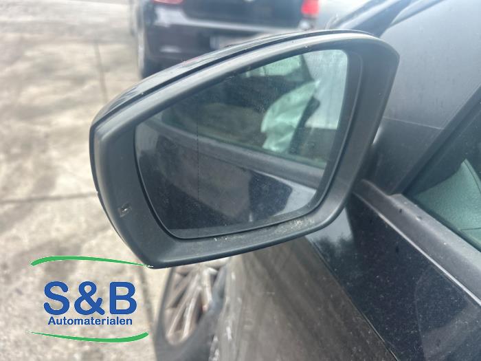 Buitenspiegel links van een Volkswagen Polo V (6R) 1.4 TDI DPF BlueMotion technology 2014