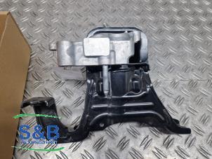 Gebruikte Motorsteun Toyota C-HR (X1,X5) 2.0 16V Hybrid Prijs € 90,00 Margeregeling aangeboden door Schaap & Bron