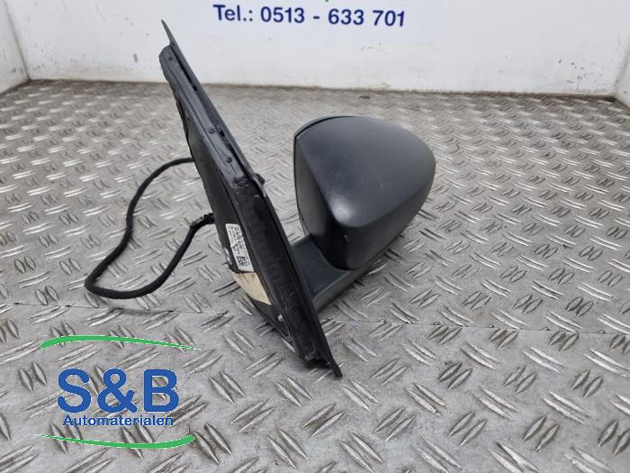 Buitenspiegel links van een Volkswagen Polo V (6R) 1.4 TDI 12V 90 2016